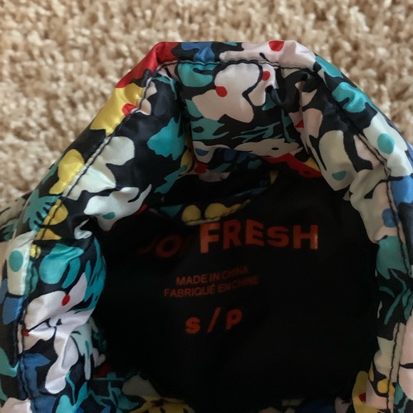Kids Joe Fresh Floral Puffy Vests - Picture 2 of 3